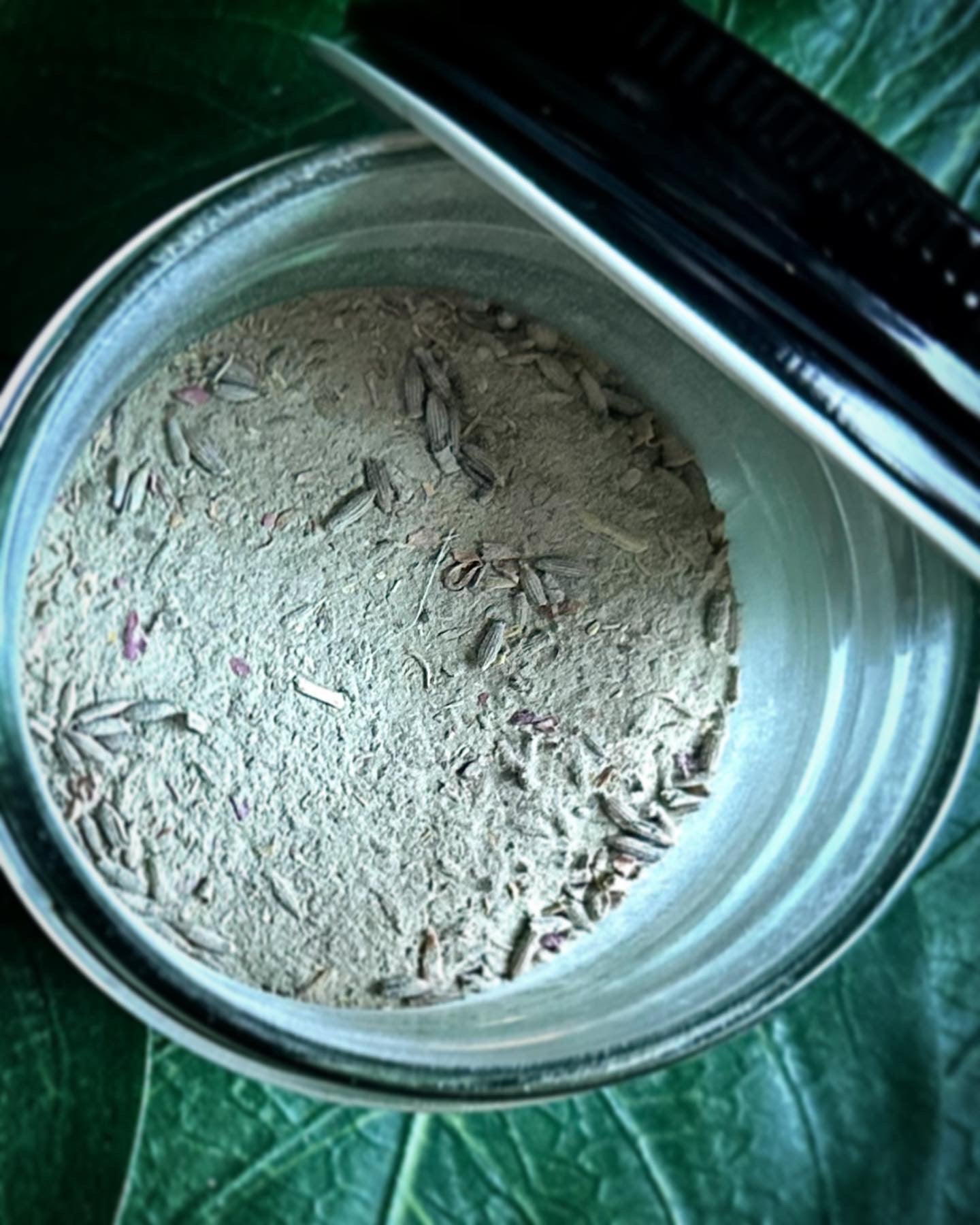 Green Clay Detoxifying Facial Mask